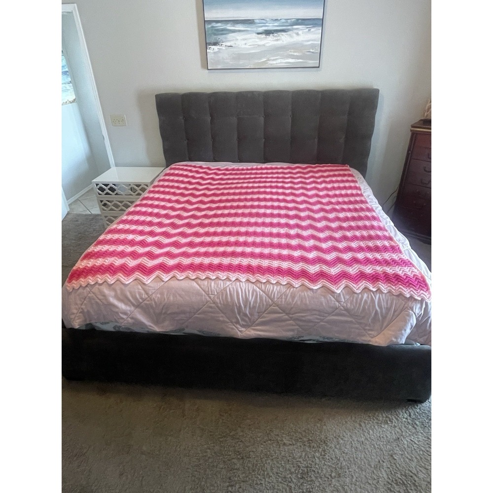 Vintage Handmade Crochet Ripple Chevron Afghan Blanket Pink 72x77 Large